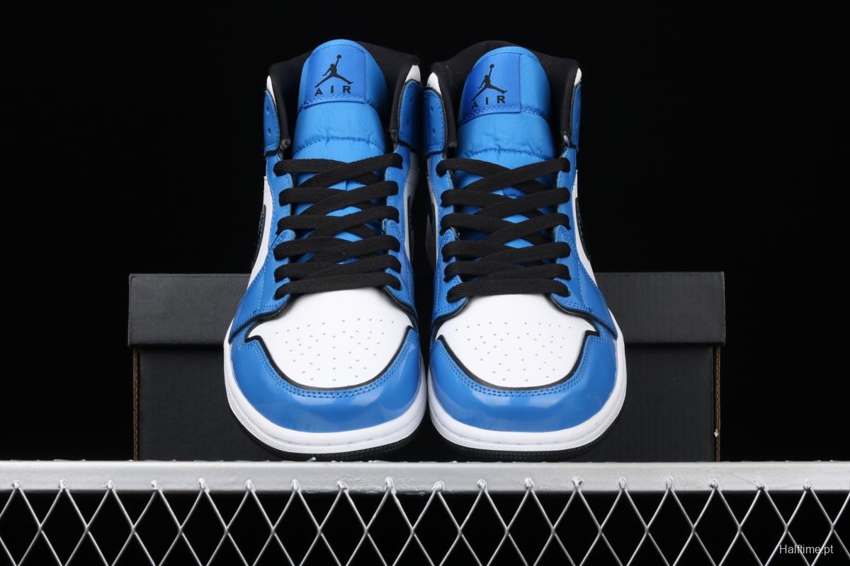 Air Jordan 1 Mid varnished leather white blue two-dimensional small lightning Zhongbang basketball shoes DD6834-402